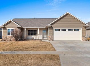 517 Pebblestone Cir, Oneida, WI 54155