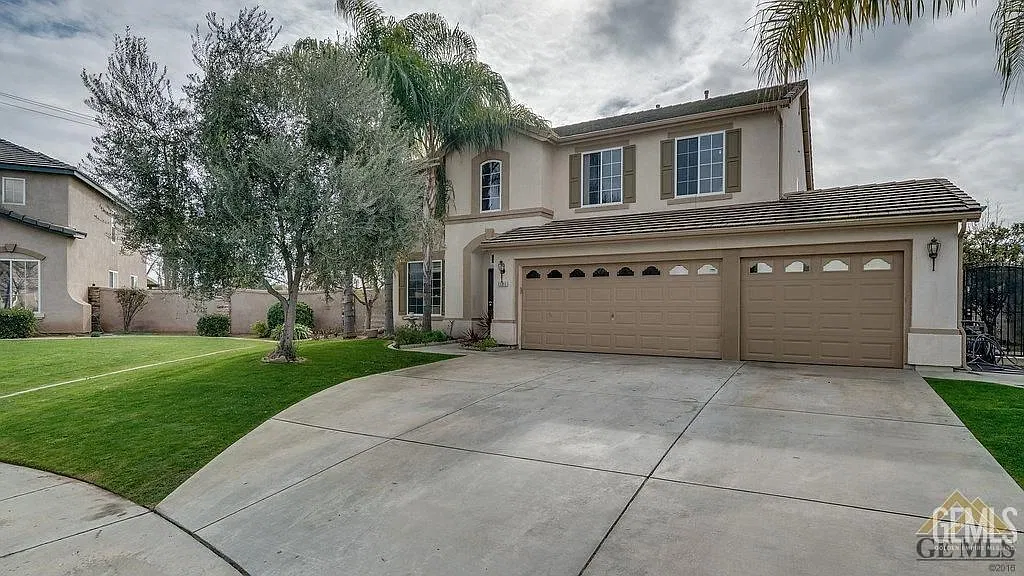 5 bed, 3.0 bath, 2683 sqft, $3,195 — Photo 2