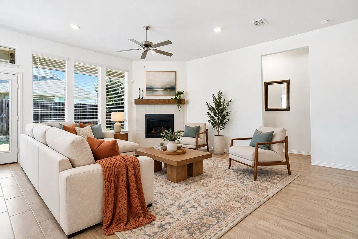 4 bed, 3.0 bath, 2386 sqft, $2,600 — Photo 4