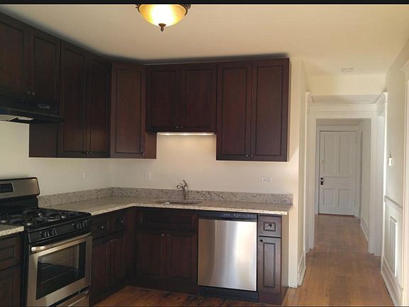 2nd image of 1418 W Superior St #1R