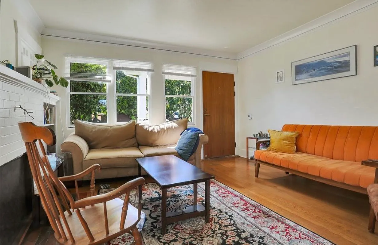 5 bed, 2000 sqft, $4,700 — Photo 3