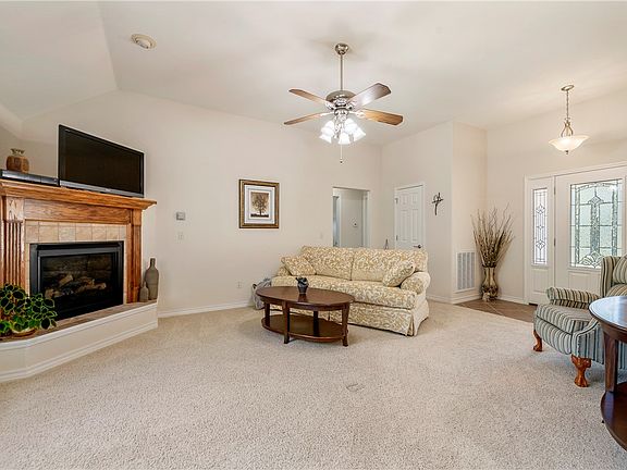 5th image of 5 Kincardine Ln