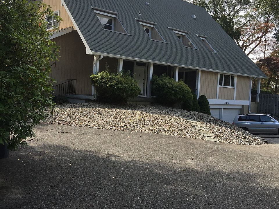 1st image of 512 Eagle Point Dr
