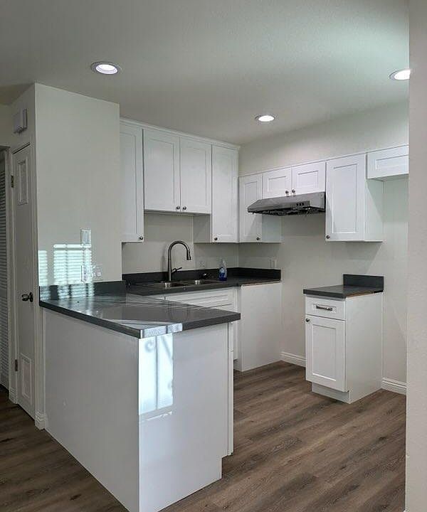 1st image of 5207 Huntington Dr N #F