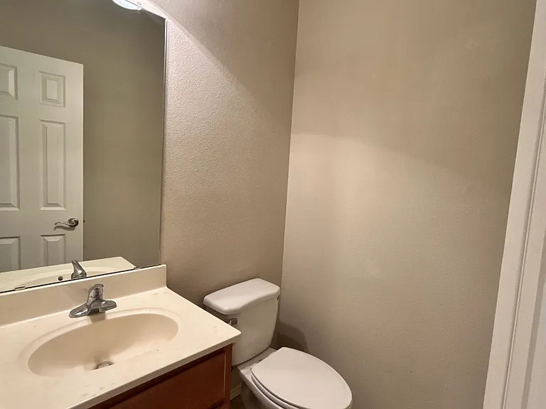 2108 Main St #5 — Photo 9