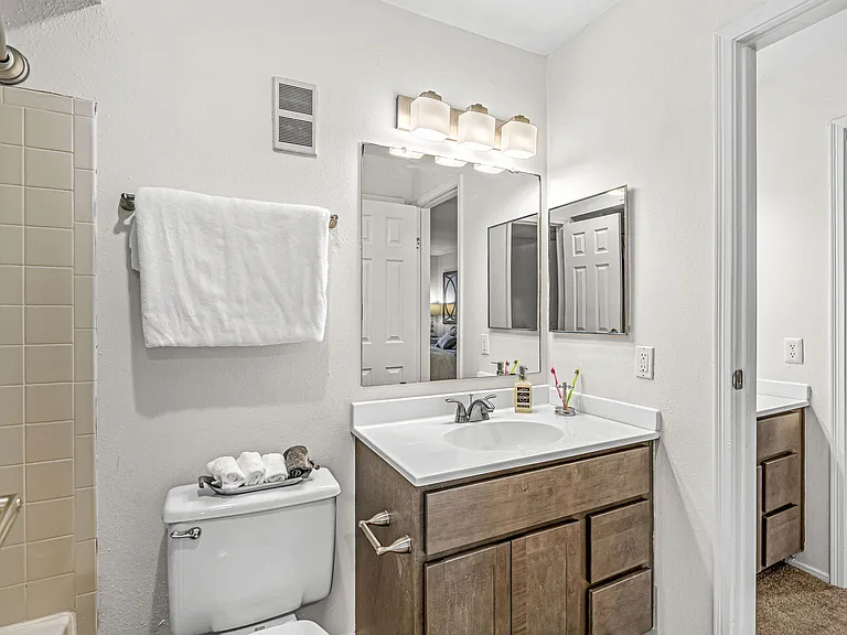 Enclave at Eagle Creek Apartments — Photo 26