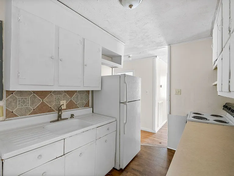 3 Garth Dr — Photo 11