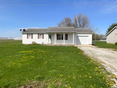425 S Main St, Saint Elmo, IL, 62458