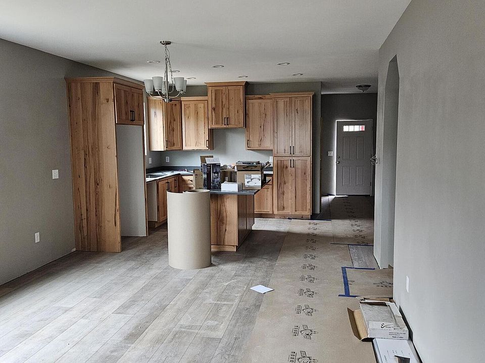 2nd image of 831 SW 1st St