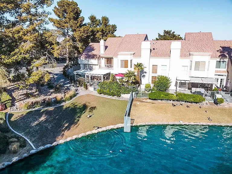 2657 Seashore Dr — Photo 45