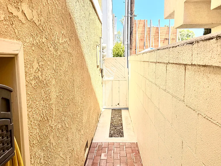 Avocado Ave — Photo 16