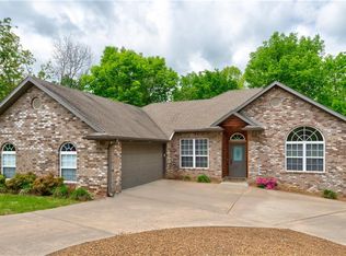 14 Castle Acre Ln, Bella Vista, AR 72715