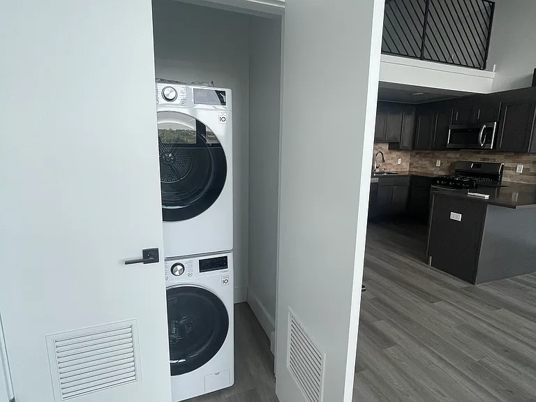 South Street Lofts — Photo 16