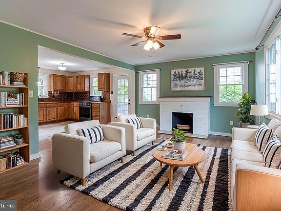 2nd image of 1724 E Branch Rd