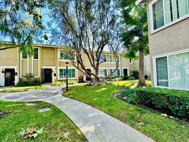 El Arroyo Dr — Photo 2