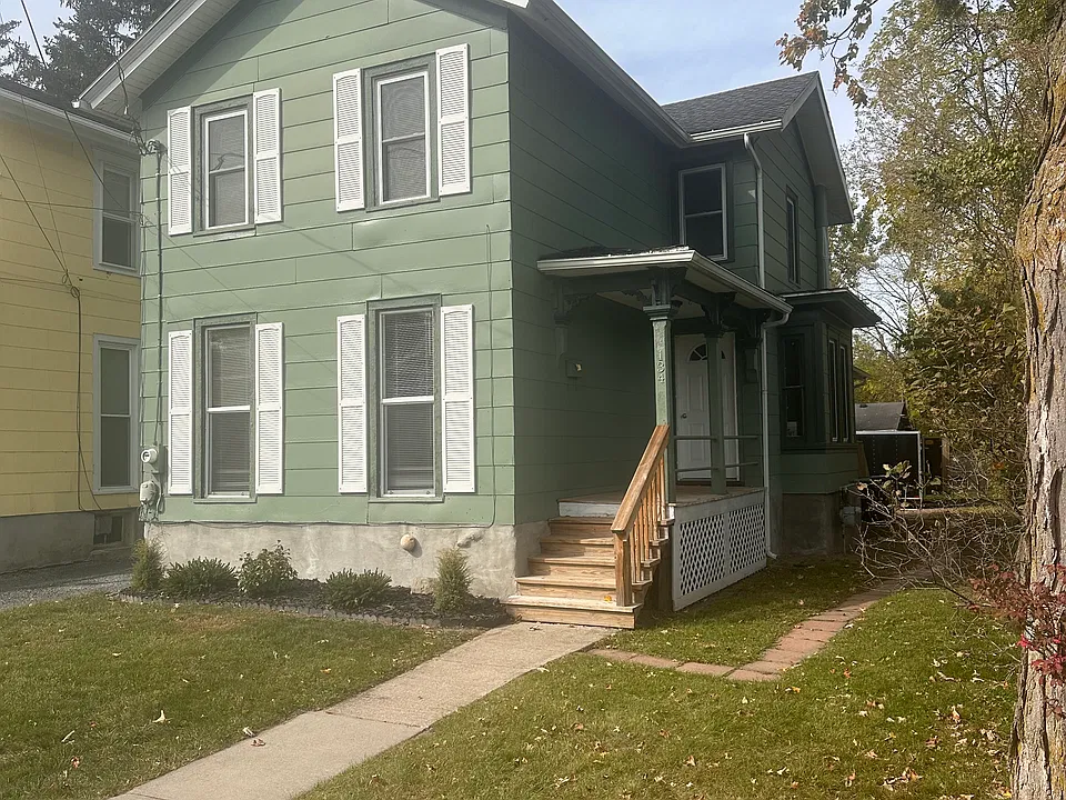 134-38 Chapin St