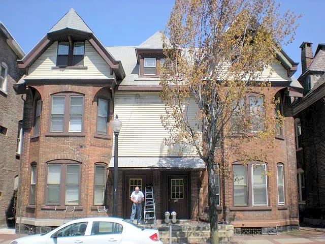 105 W 4th St #3-2 — Photo 4
