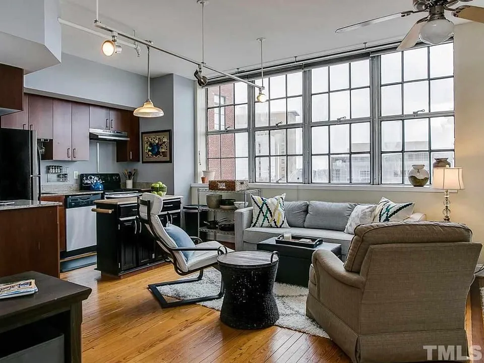 109 W Main St