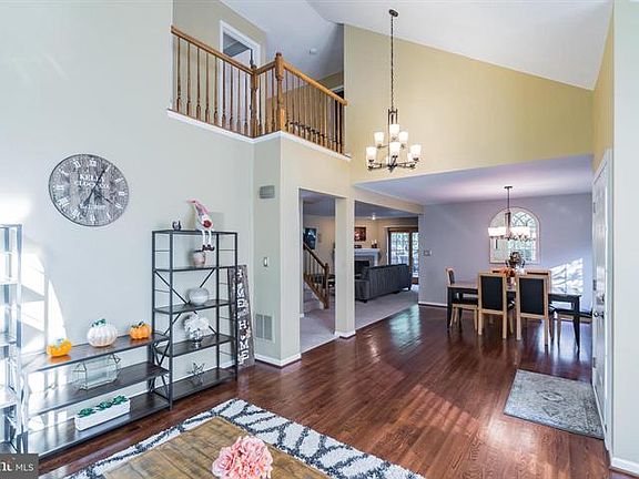 Open Concept 1st Floor