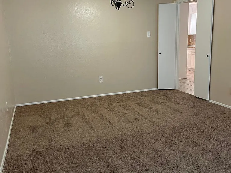 5025 Loch Lomond Dr — Photo 13