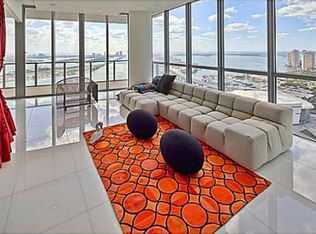 100 NE 11th St, Miami, FL 33132