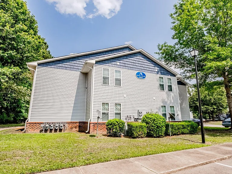 Hunters Landing Apartments — Photo 14