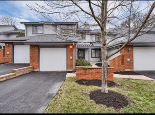 630 Walnut Ridge Dr, Ballwin, MO 63021