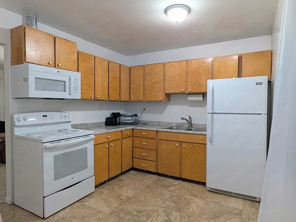 2700 W 32nd Ave #4
