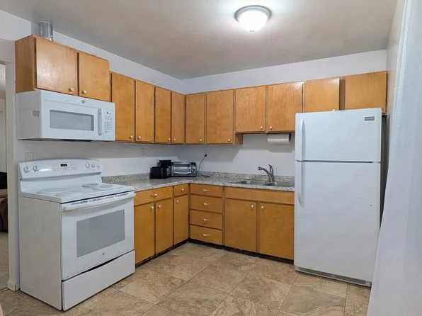 2700 W 32nd Ave APT 4, Anchorage, AK 99517
