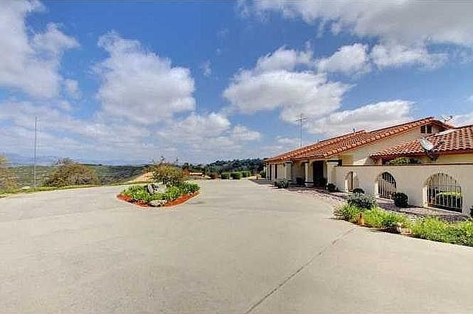 2nd image of 4919 Conejo Rd
