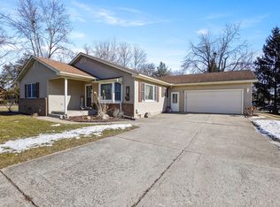320 N Nichols St, Lowell, IN 46356