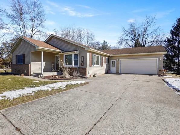 320 N Nichols St, Lowell, IN 46356