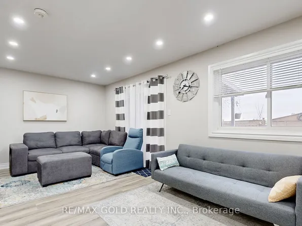 12 Glencastle Sq, Brampton, ON L6S 2H8