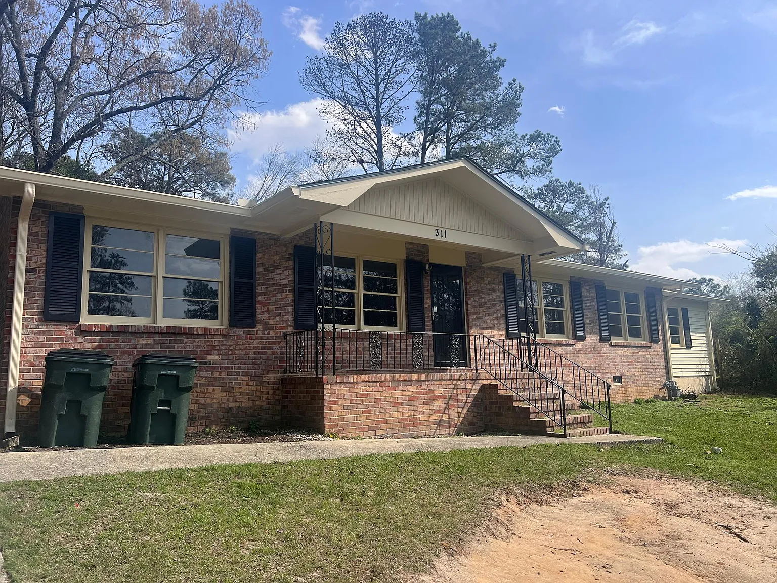 5 bed, 1712 sqft, $1,700 — Photo 1