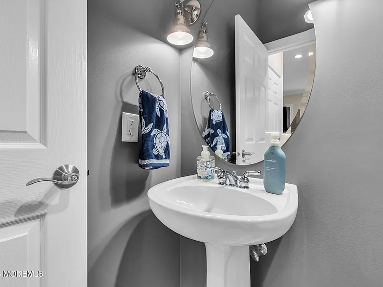 196 Shinnecock Dr — Photo 14