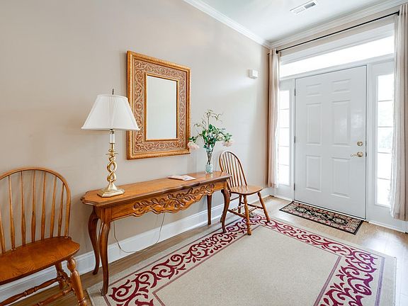 4th image of 103 Riverbirch Trce