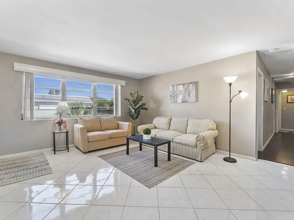 1300 S Broadway #18, Lantana, FL 33462