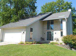 2755 Oakleaf Dr, Holt, MI 48842