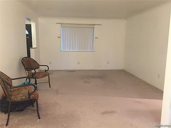 2nd image of 541 Mary Ellen Rd