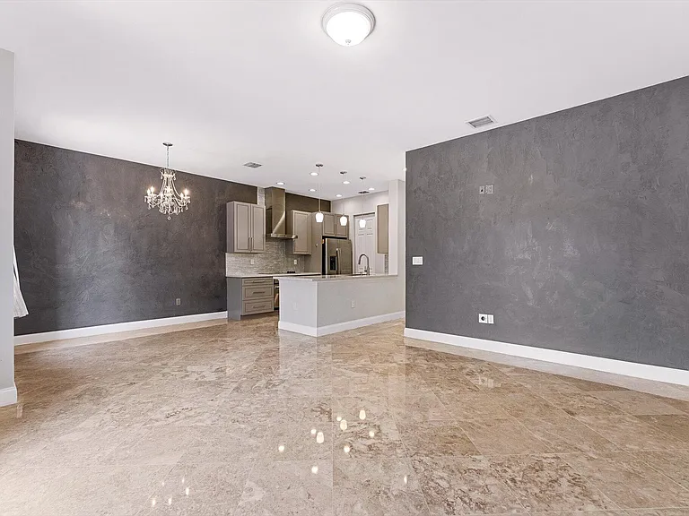6884 Julia Gardens Dr — Photo 11