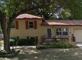 516 NW Frances Dr, Lees Summit, MO 64063