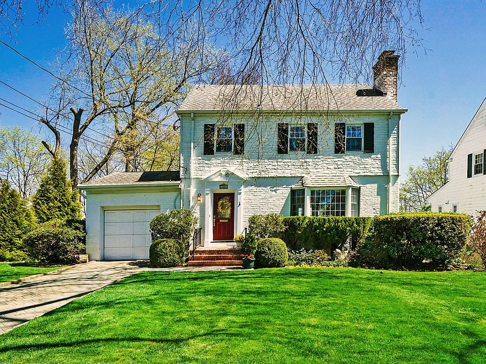 1st image of 128 Siwanoy Blvd