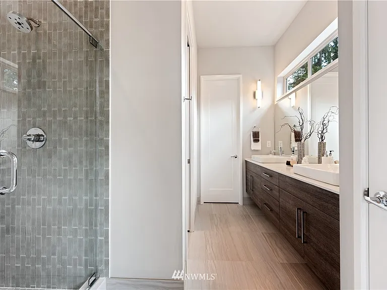 16372 NE 16th Ct — Photo 17