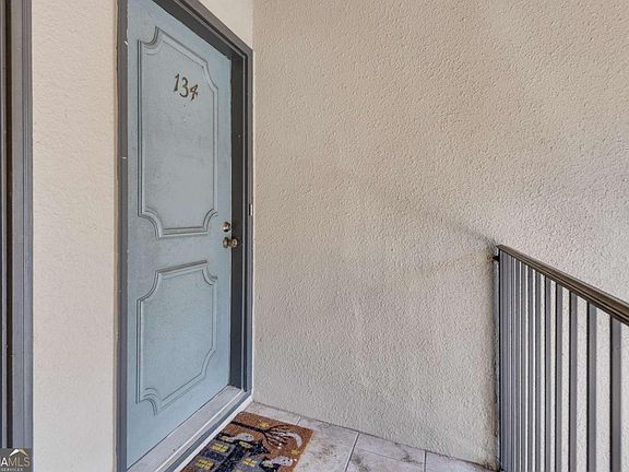 3rd image of 134 Lablanc Way NW