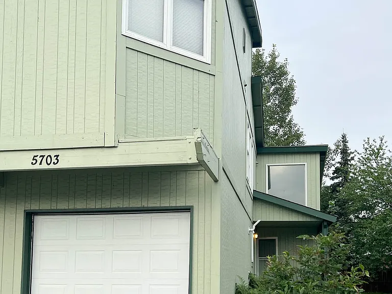 5703 Jennifer Cir — Photo 2