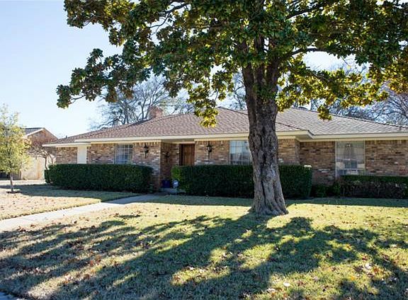 2nd image of 2824 Teakwood Ln