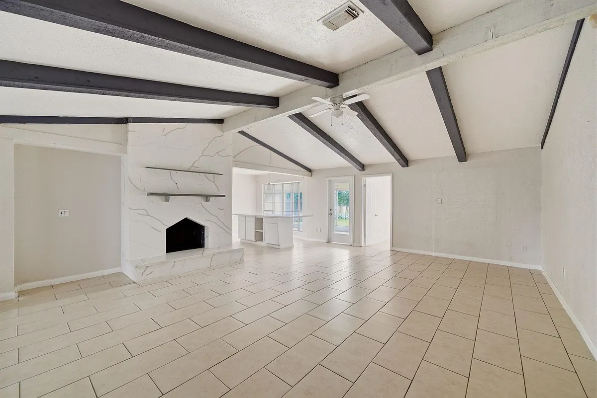 Building Photo - 7410 Antoine Dr