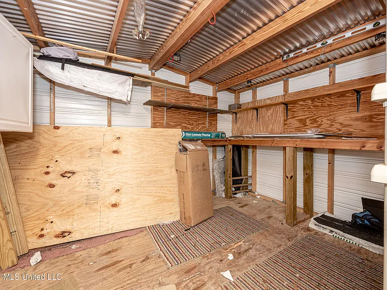20608 Scarborough Rd — Photo 52