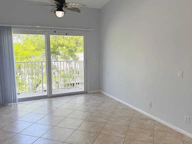 2351 NE 14th Street Cswy #537 — Photo 21