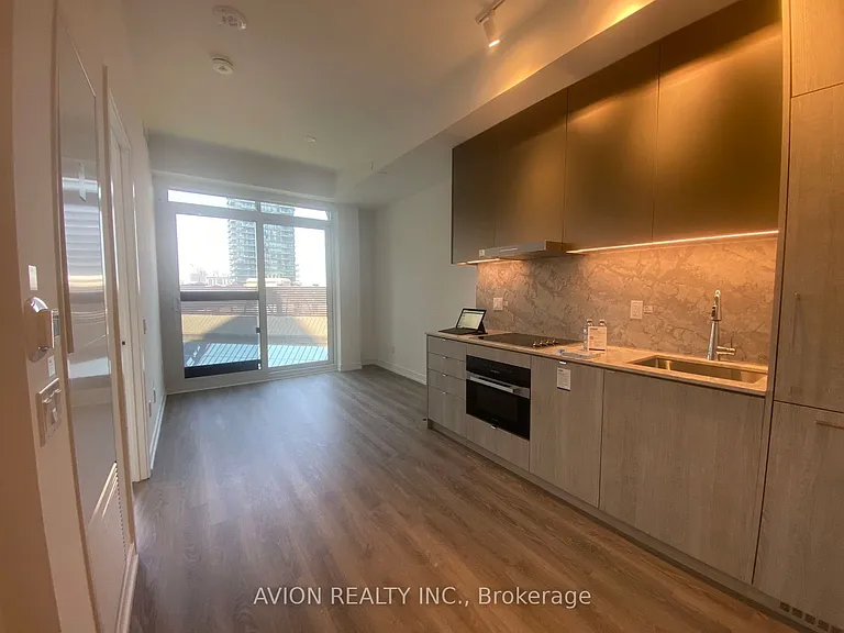 771 Yonge St #1205 — Photo 2
